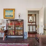 Liston Town House *